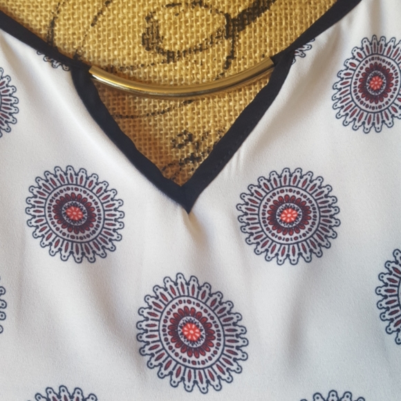 NWT White with red and black print top. - Picture 2 of 5